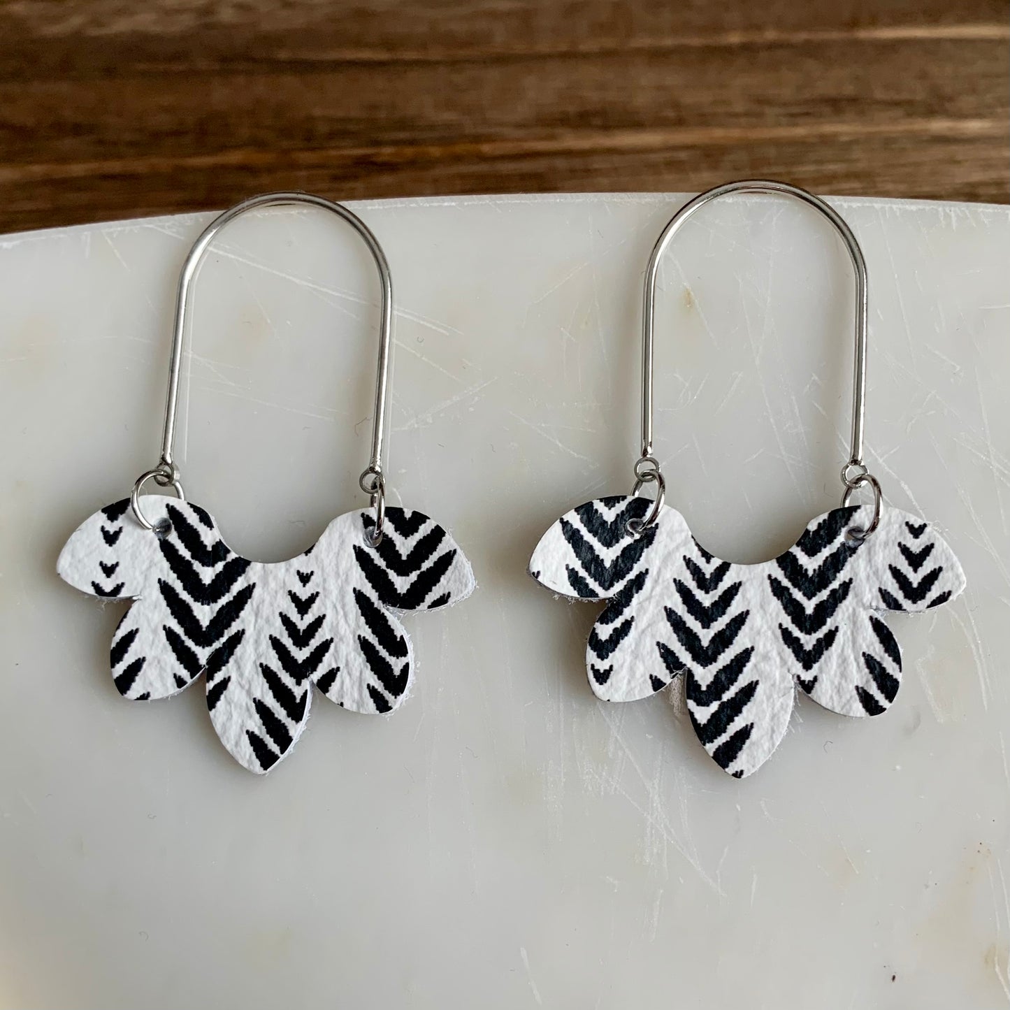 White Broken Chevron | Silver Arches